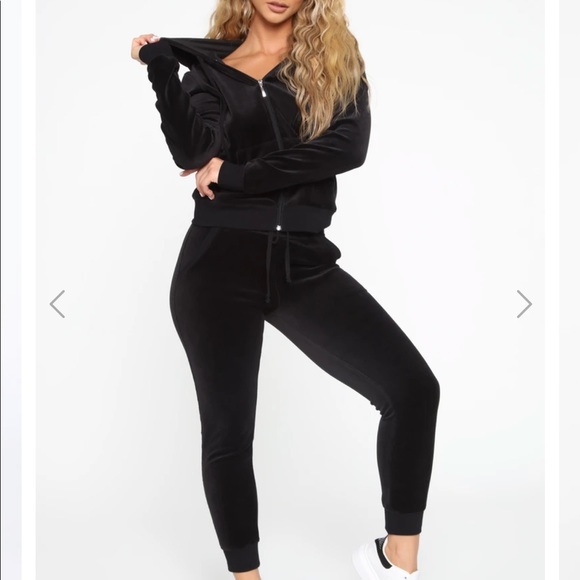 **SOLD** Fashion Nova Velour Matching Set - Picture 2 of 3